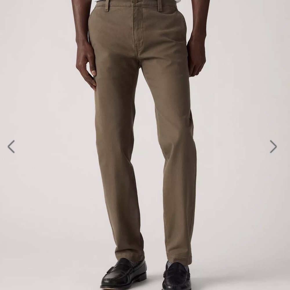 Levi's Men's Gray Tapered Chinos